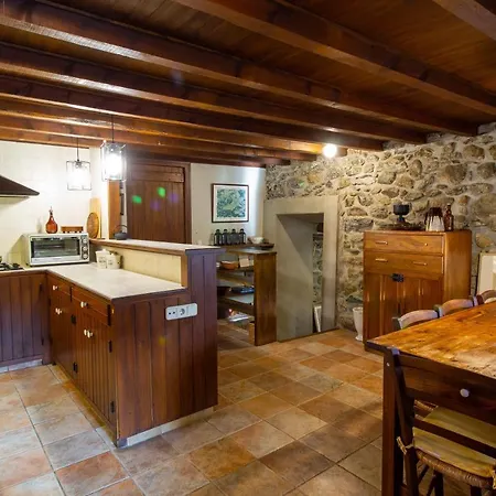 Feriehus Maison En Cerdagne Avec Belle Vue Enveitg